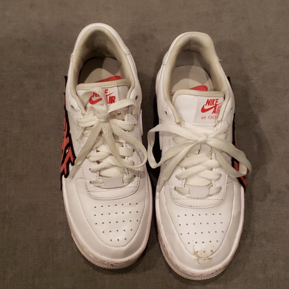 Nike Air Force 1 Upstep Force is Female Sequin